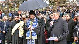 ОГЊЕН ПРВИ ДО КРСТА У ВЛАСОТИНЦУ