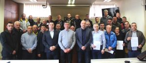 УРУЧЕНИ УГОВОРИ ЗА ФИНАНСИРАЊЕ РЕДОВНИХ ПРОГРАМА У СПОРТУ - ЗА 33 КЛУБА 45 MИЛИОНА ДИНАРА