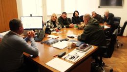 УРУЧЕНИ УГОВОРИ ПРЕДСТАВНИЦИМА УДРУЖЕЊА